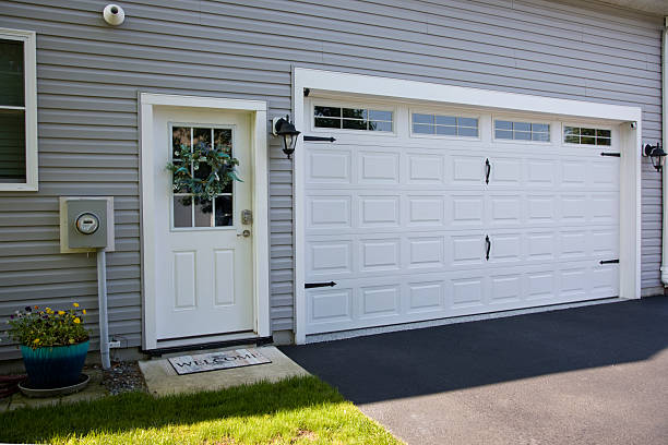 24/7 Emergency Garage Door Panel Replacement experts in Hood County County, TX